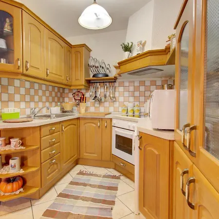Appartement Air-conditioned In Residential Area, Close To Town Center. *